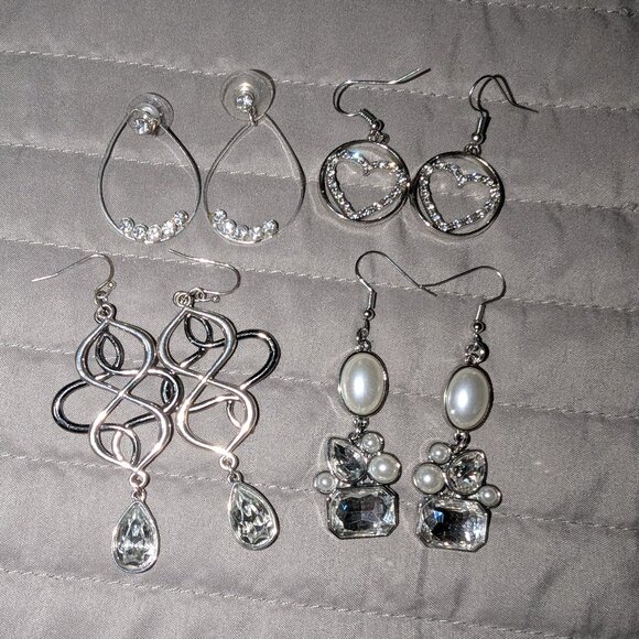 $3 with Bundle ~ Rhinestone Earring Lot 3072 - Picture 1 of 6